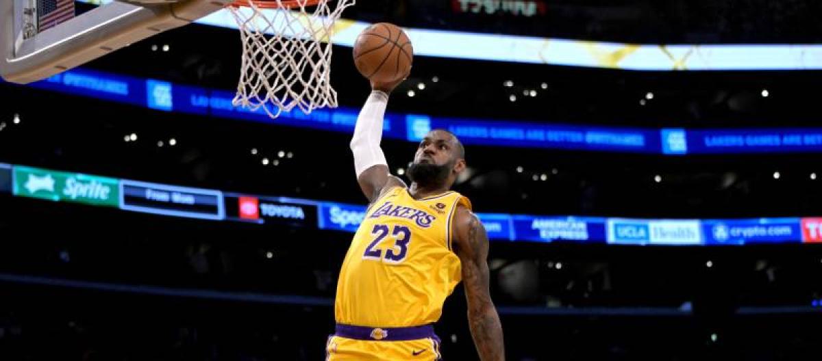 勒布朗·詹姆斯因脚踝不适首次缺席NBA全明星赛