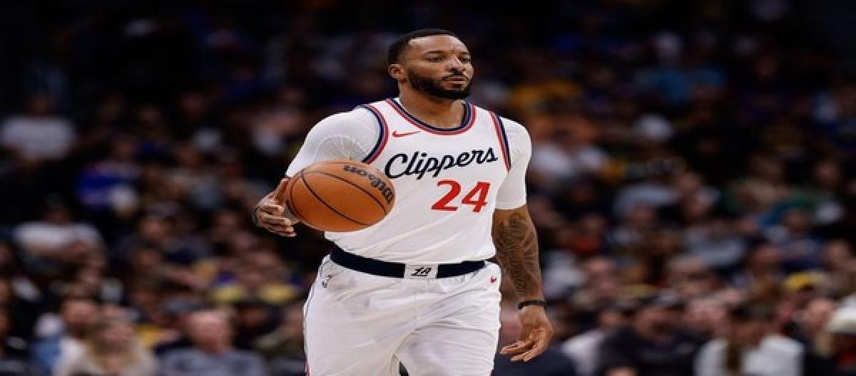 Powell returns from injury, Mavericks receive inside support, and their confidence increases against the Lakers