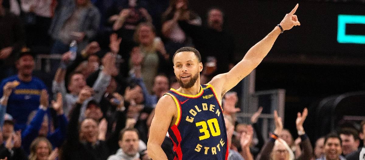 斯蒂芬·库里成为NBA历史上第一位三分球命中数达到4000个的球员