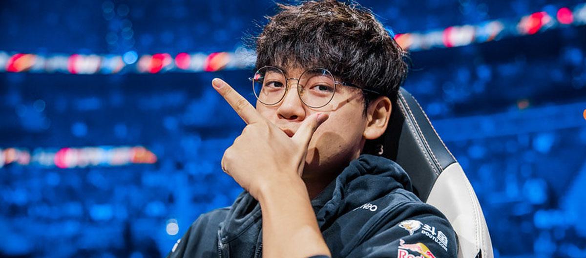 ADC player Gumayusi officially returns to T1 following CEO's intervention after listening to huge fans' demand..