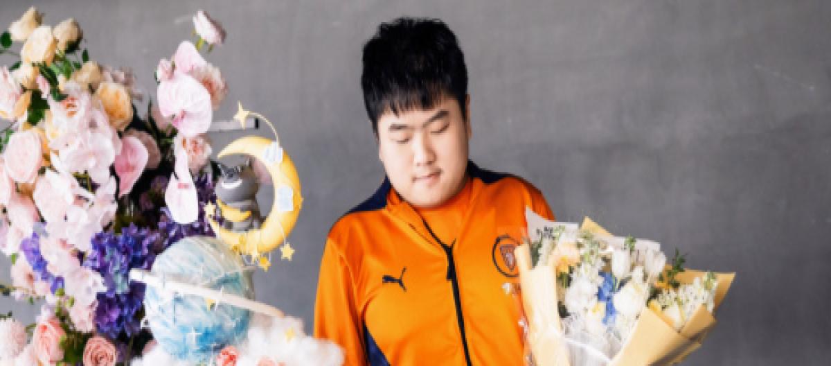 深圳DYG中单小星宣布退役：从未后悔过走上职业道路，要努力追求自己的人生