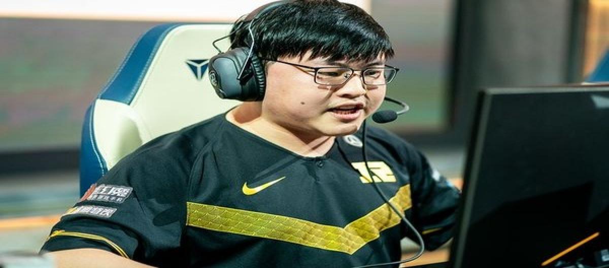 Many LCP professional players support Uzi's Hall of Fame skin: Doggo, Fofo, and Betty support