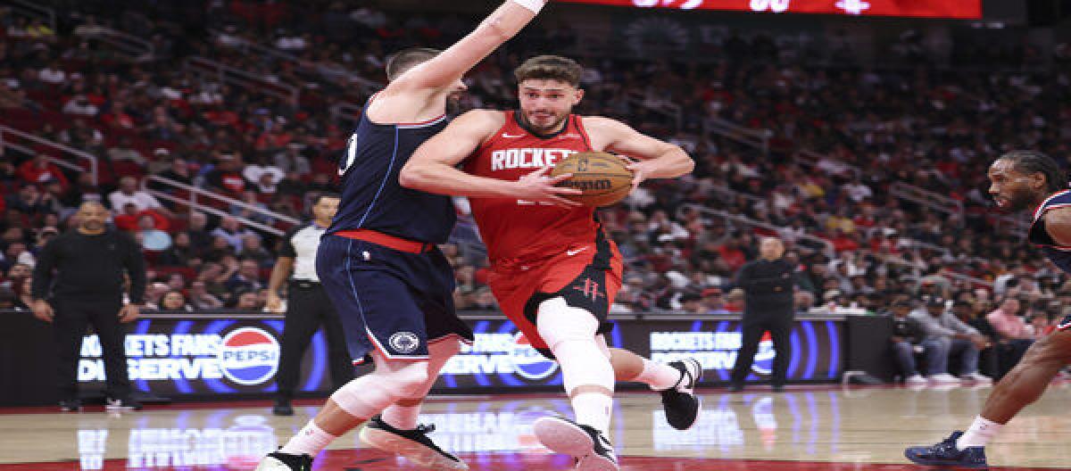Zubac's 33 points weren't enough to secure a 115-113 victory for the Rockets over the Clippers.