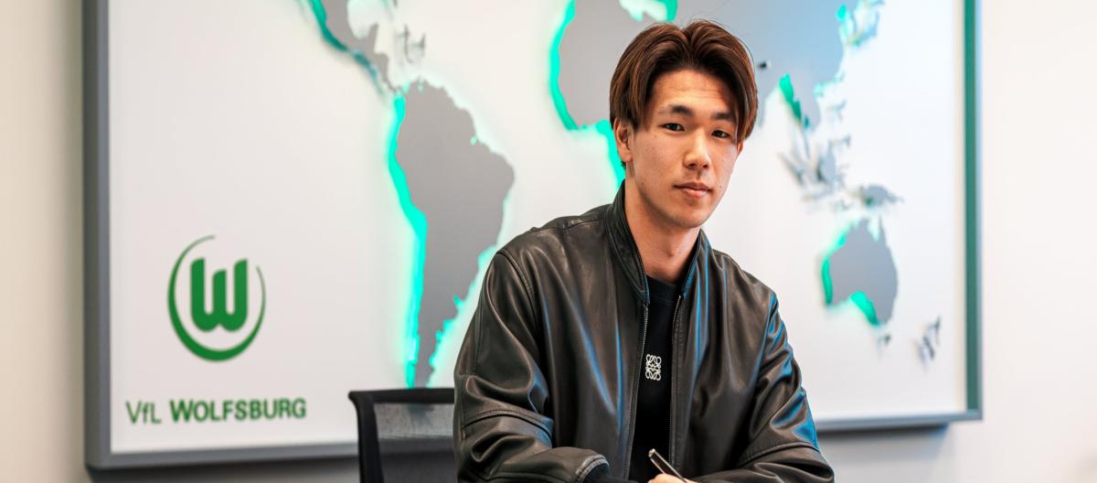 沃尔夫斯堡官宣签下日本中锋盐贝健人，合约为期4年半