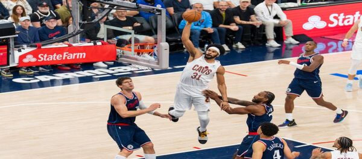 米切尔29分领衔 骑士以124-91大胜快船
