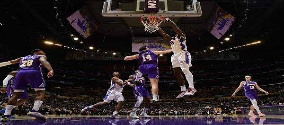 Brooks' 28 points weren't enough to save the 76ers from a 109-103 victory over the Suns.