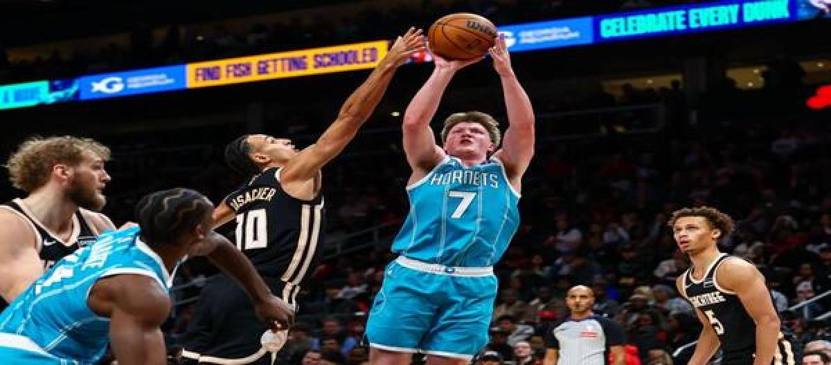 Johnson's 31 points weren't enough to stop the Hornets from defeating the Hawks 126-119.