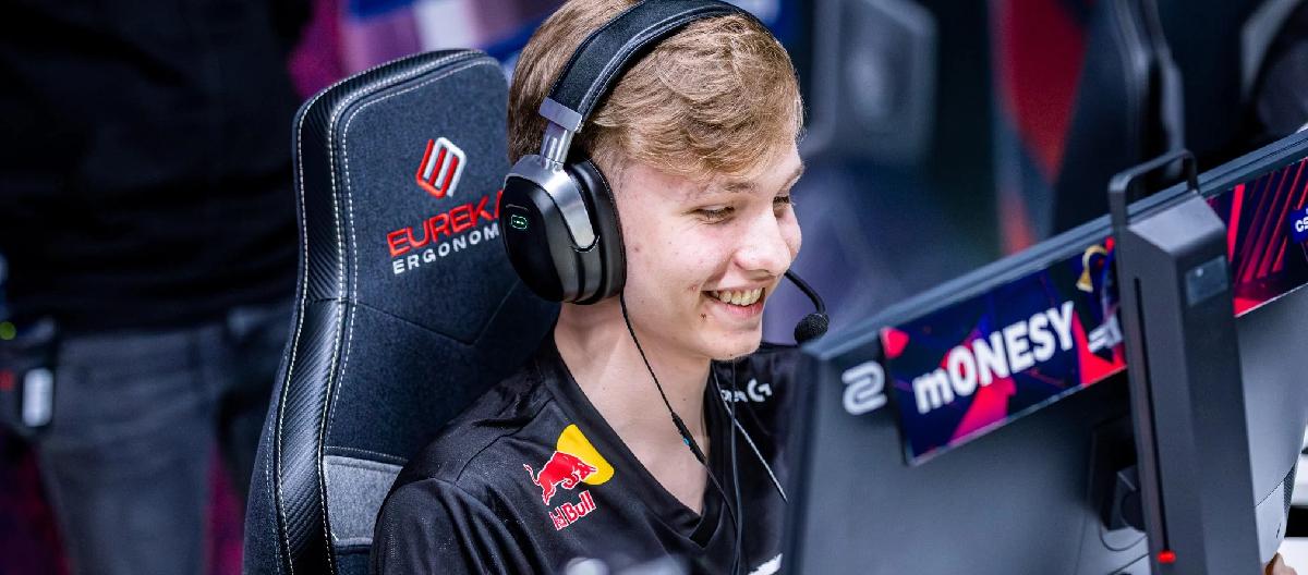 CS2：HLTV TOP 4选手比赛失利，数据队内倒数第二，坦然接受失败。