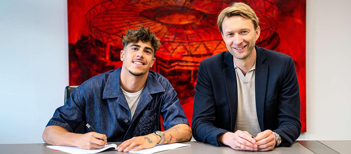 Lyon's Portuguese left winger Alfonso Moreira has officially joined Bayer Leverkusen on a five-year contract.