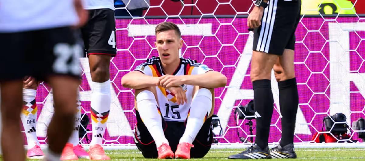 Nico Schlotterbeck has been diagnosed with a medial collateral ligament injury in his left ankle, ruling him out of the remainder of the World Cup and expected to be sidelined for several mo