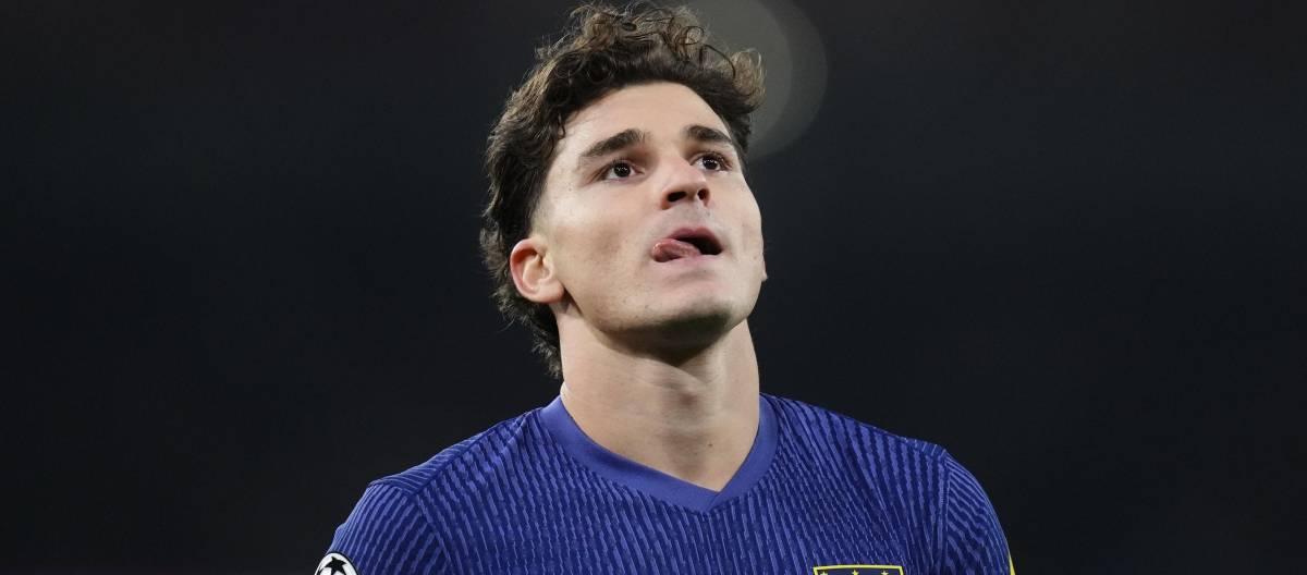 Atletico Madrid striker Álvarez has publicly expressed his desire to leave the club.
