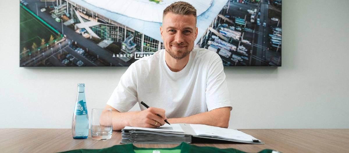 Wolfsburg have officially signed Hauk Waal to a contract that runs until June 2029.