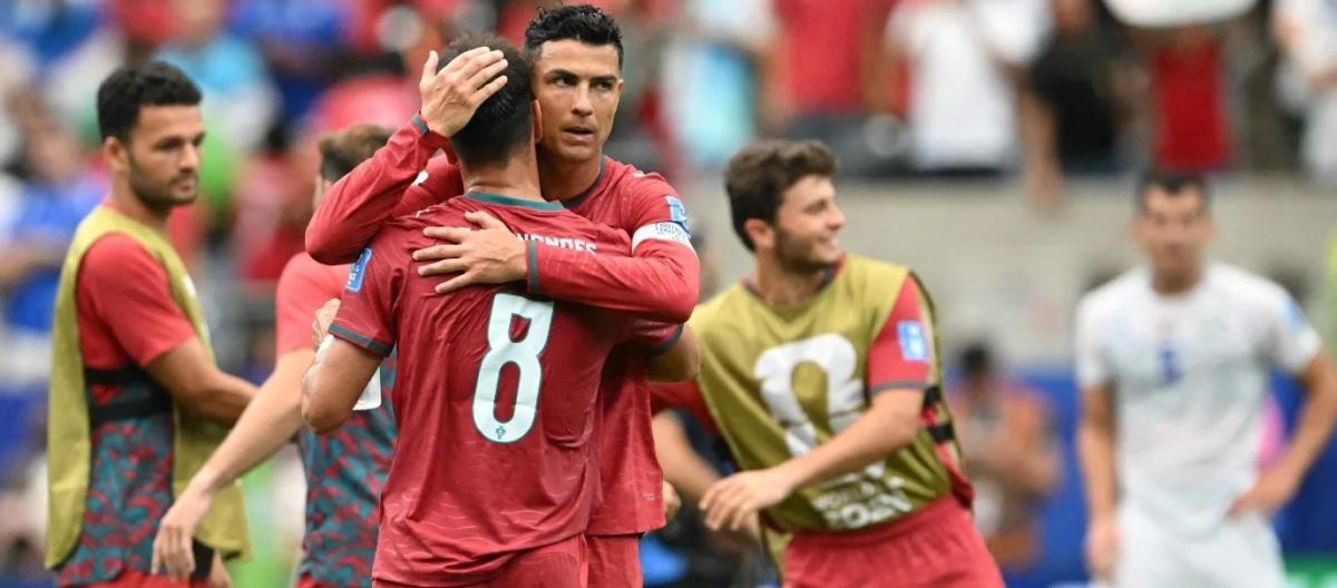 World Cup – Cristiano Ronaldo contributes 2 goals as Portugal thrashes Uzbekistan 5-0.