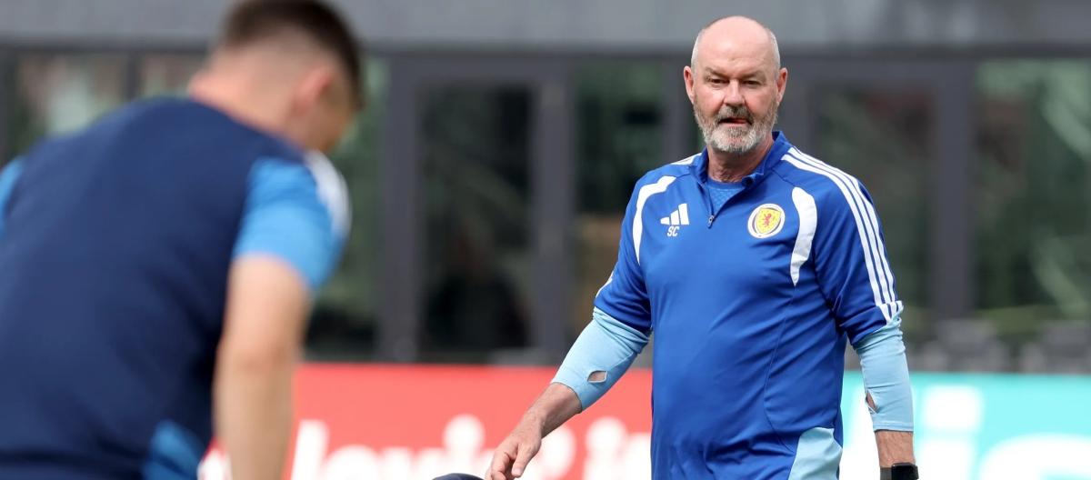 Steve Clark said they must be prepared for the threat posed by Neymar.