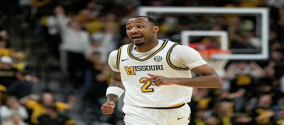 Tamar Bates joins the Jazz, signing a two-way contract.