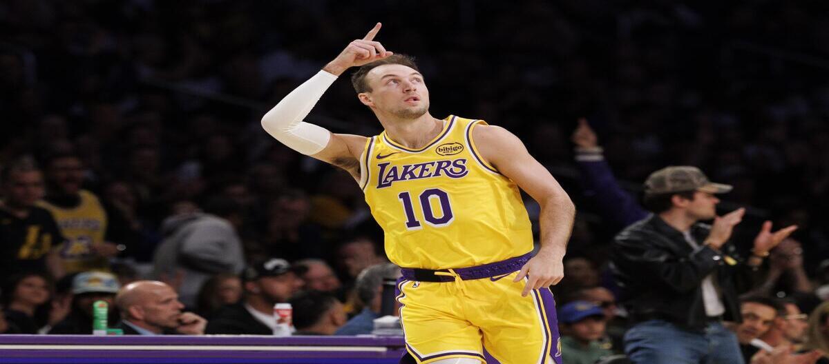 Kennard joins the Suns, signing a two-year, $13 million contract.