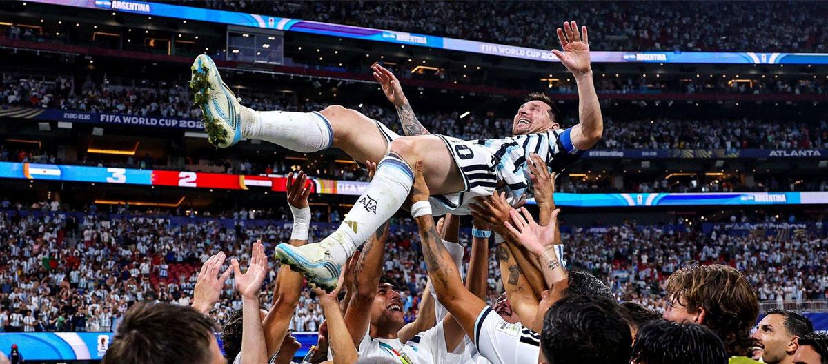 ◤FIFA World Cup in United States, Canada and Mexico◢  Argentina controversially defeated Egypt with a 3-2 late comeback victory to reach the quarterfinals