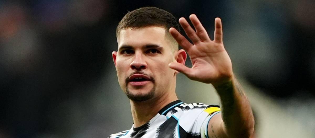 Newcastle United midfielder Guimarães is interested in joining Arsenal.