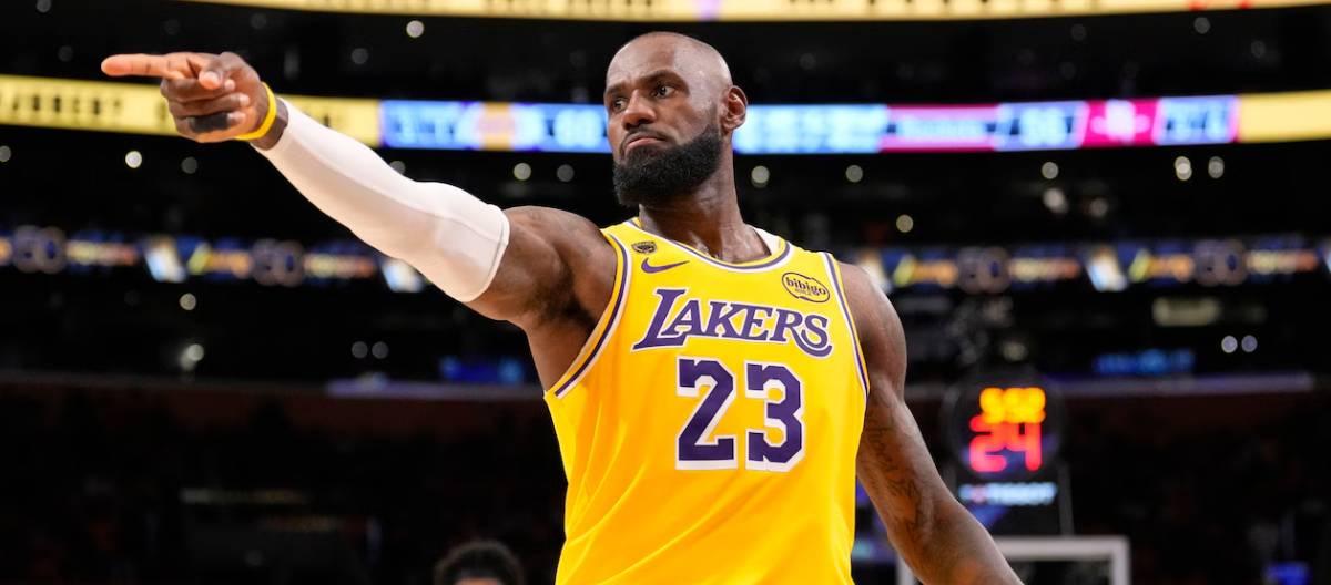 Multiple teams indirectly recruited LeBron James through voice messages.
