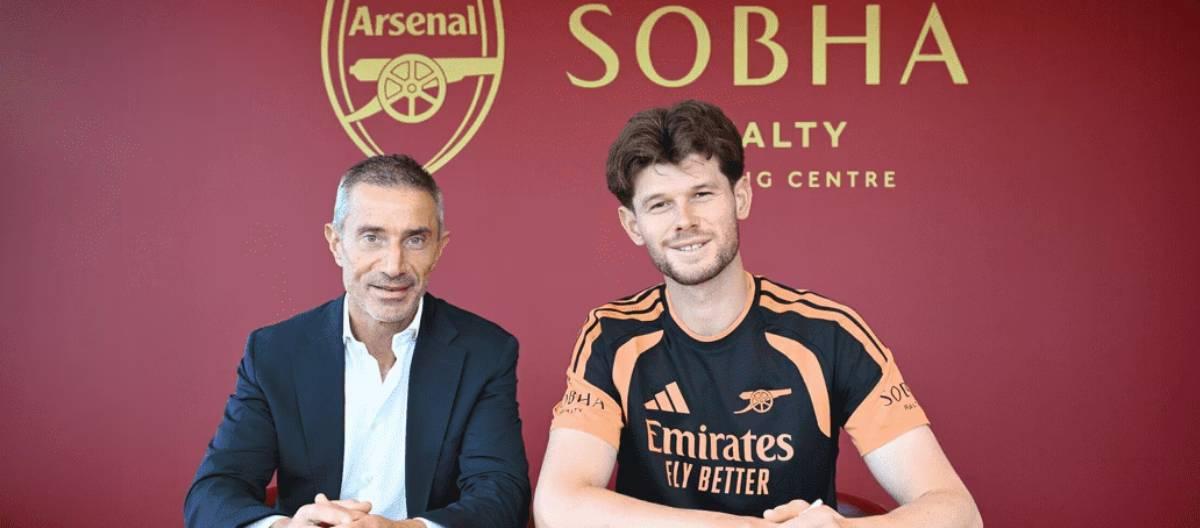 Arsenal have officially announced the signing of goalkeeper Iran Melier.