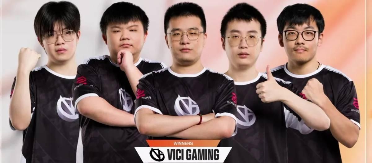 VG narrowly escaped elimination and advanced to the EWC quarterfinals, while 1w Team was tragically eliminated.