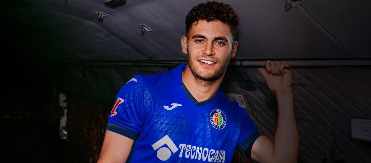 Aston Villa right-back Andres Garcia has joined Getafe on loan, with the contract including an option to buy.