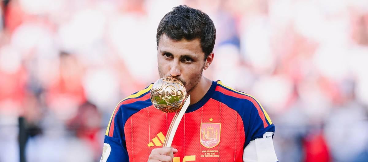 Rodri wins the World Cup Golden Ball, signaling his return to the top.