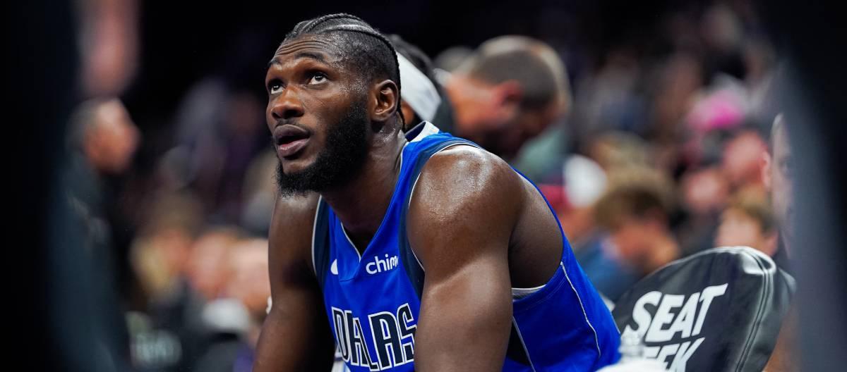The Mavericks matched the Knicks' offer to retain young center Cissé.