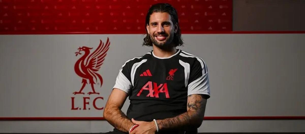 Iraola is happy that Szoboszlai has renewed his contract with Liverpool.