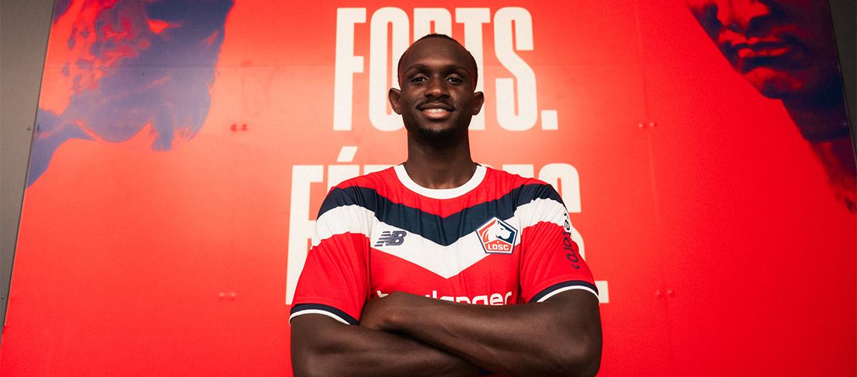Sevilla center-back Niangzu joins Lille on a free transfer and will wear the number 23 jersey.