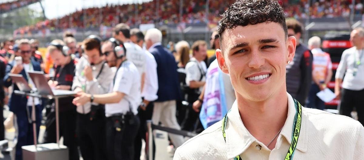 Foden extends his contract with Manchester City until 2030.