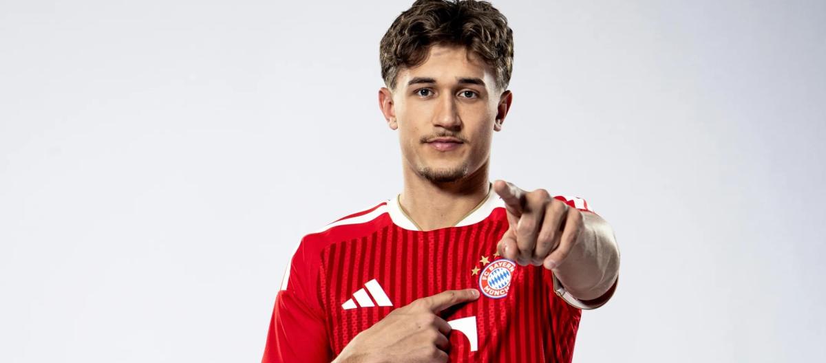 Tom Büssoff, who took over the number 8 jersey, hopes to win more titles with Bayern Munich.