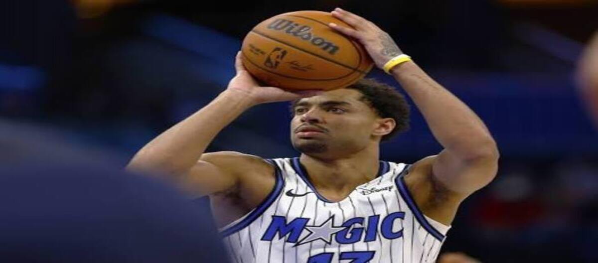 Jeter Howard joins the Mavericks on a two-way contract to start the new season