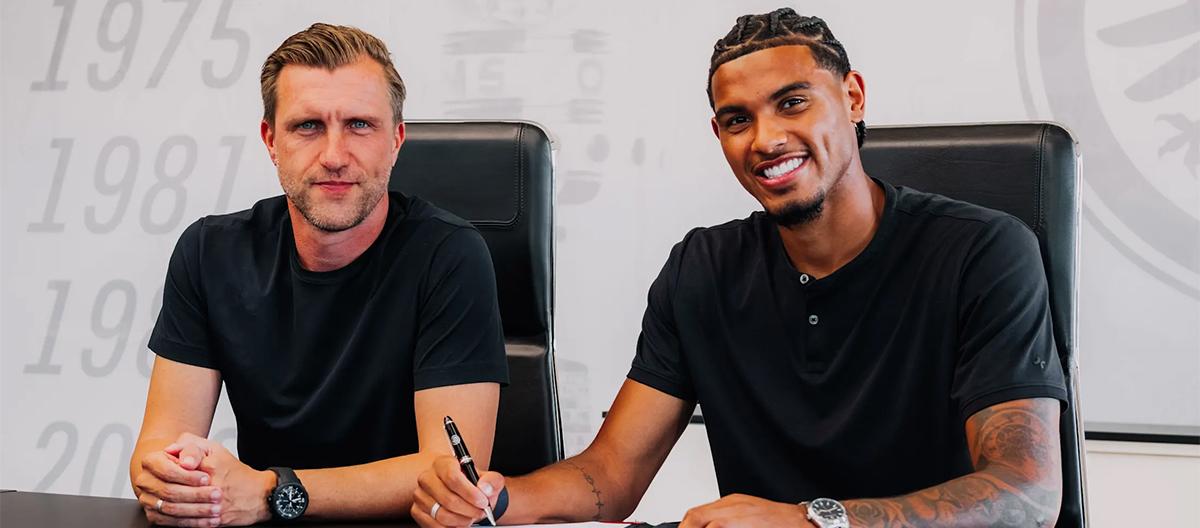 Eintracht Frankfurt have officially announced the signing of Brazilian center-back Otavio on a five-year contract.