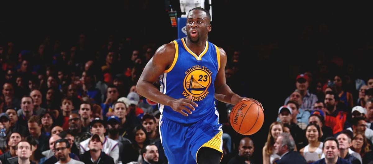 Draymond Green signs a new one-year contract with the Warriors to begin his 15th season.