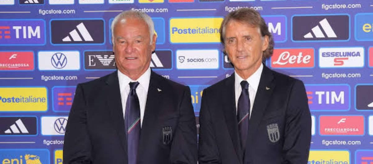 Mancini returns to the Italian national football team as coach and publicly apologizes.