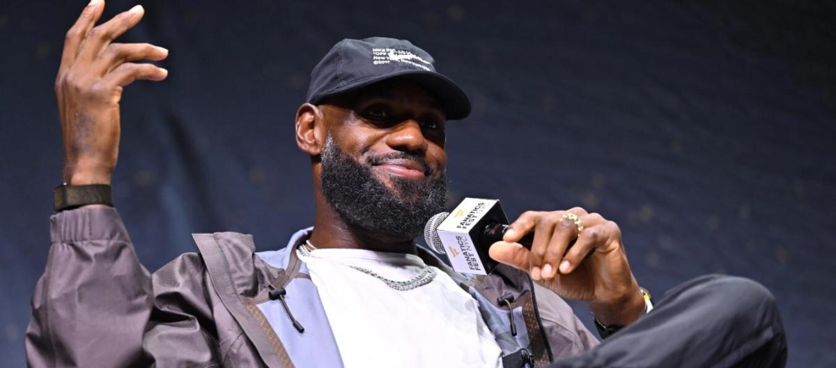 Allen Iverson believes that LeBron James' arrival will be a huge help to the Philadelphia 76ers.