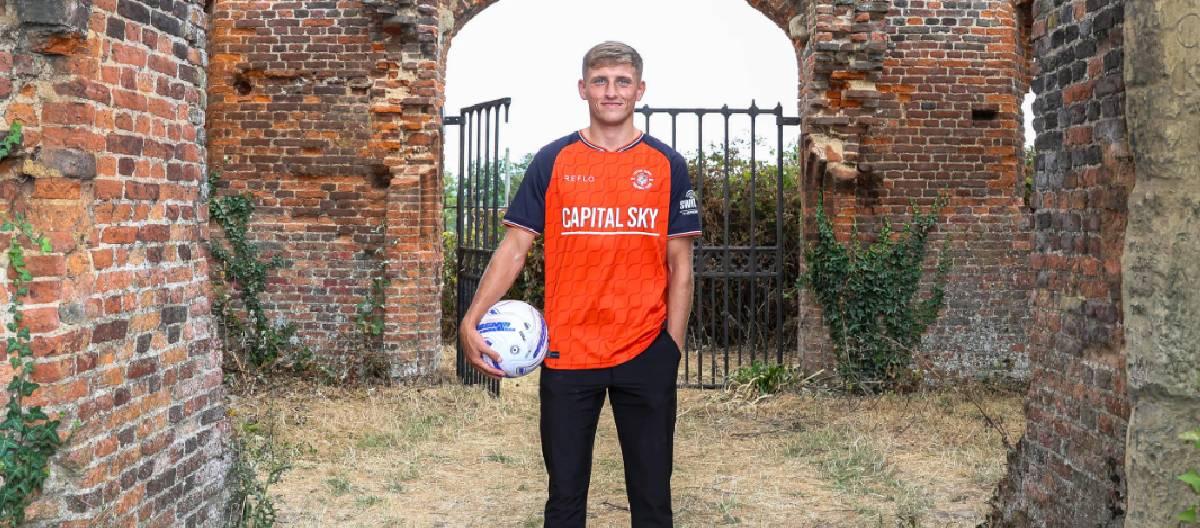 Luton Town has officially announced the signing of Callum Marshall on a long-term contract.