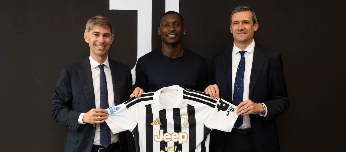 Juventus officially announced the signing of Randall Kolo Muani.