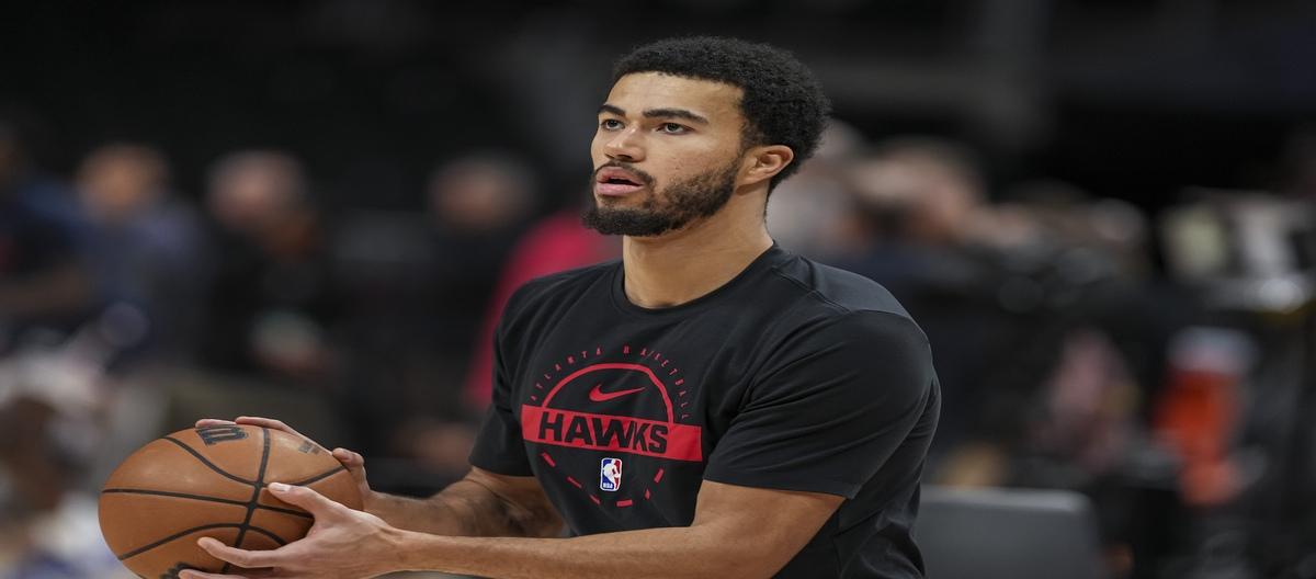 The Pelicans signed Caleb Houston to participate in training camp and compete for a roster spot.