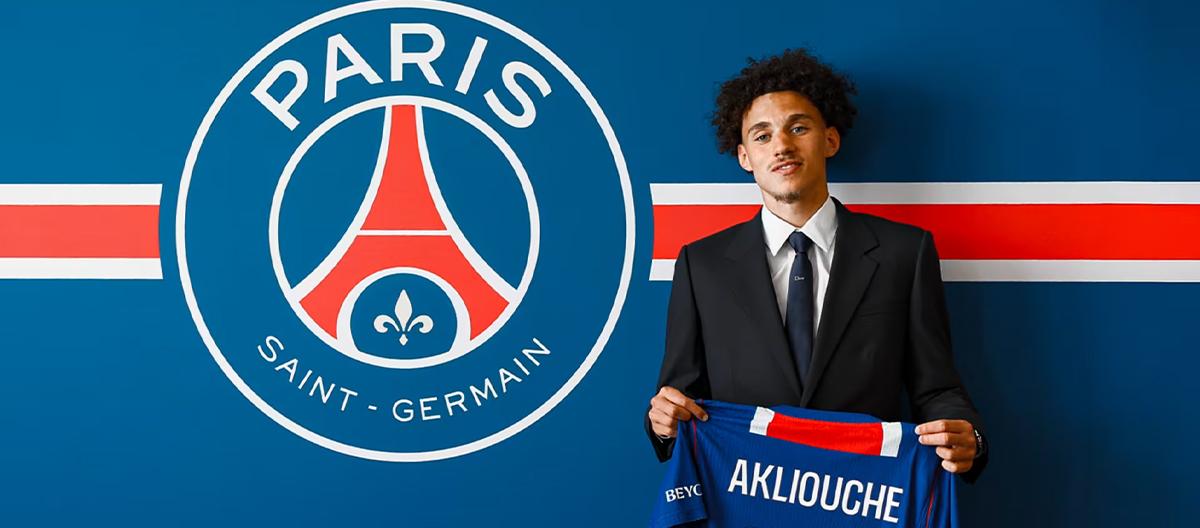 Paris Saint-Germain officially announced the signing of Monaco midfielder Akliusz for a transfer fee of €50 million.