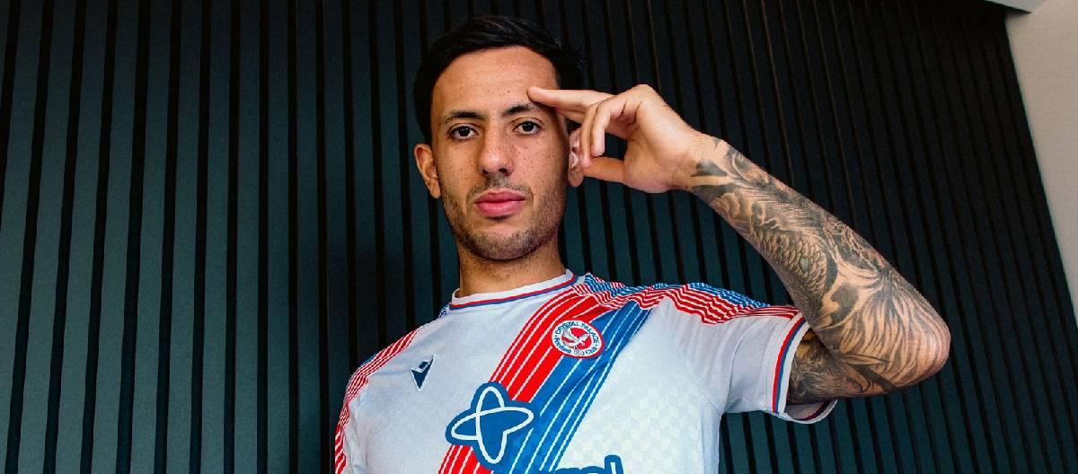 Dwight McNeil has joined Crystal Palace and signed a four-year contract with the club.
