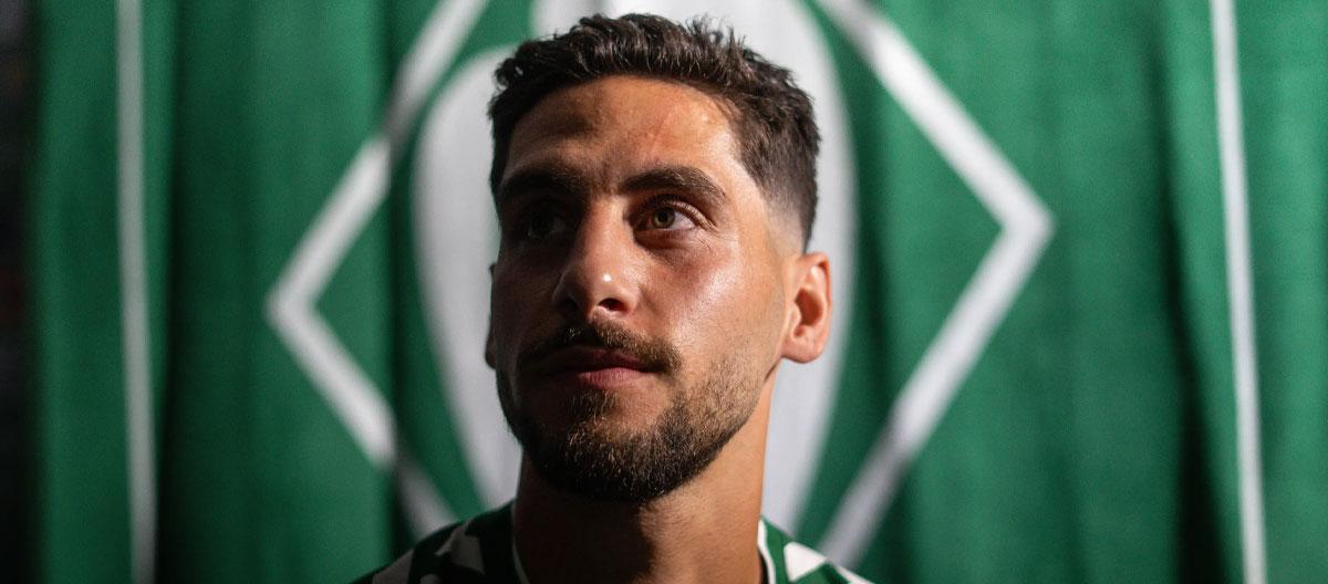 Werder Bremen officially announce the signing of Club Brugge's Dutch defensive midfielder Ludovit Reis..