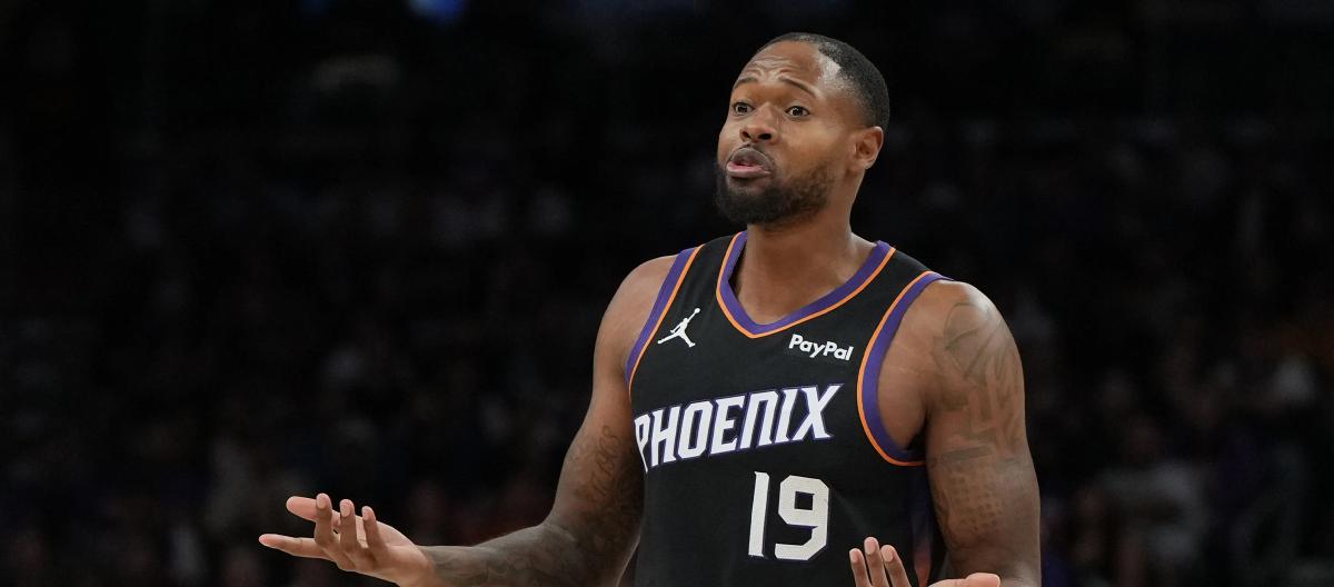 NBA官方：太阳1年300万签回老将前锋海史密斯
