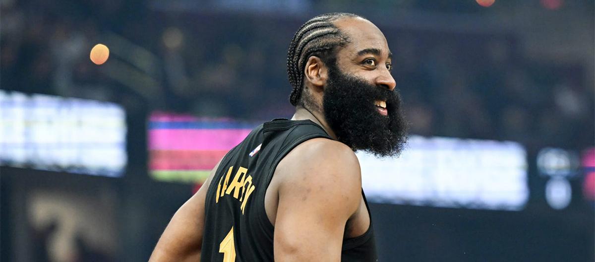 Shams: Harden stays with the Cavaliers for 3 years and $97 million, bringing his career earnings to over $500 million.