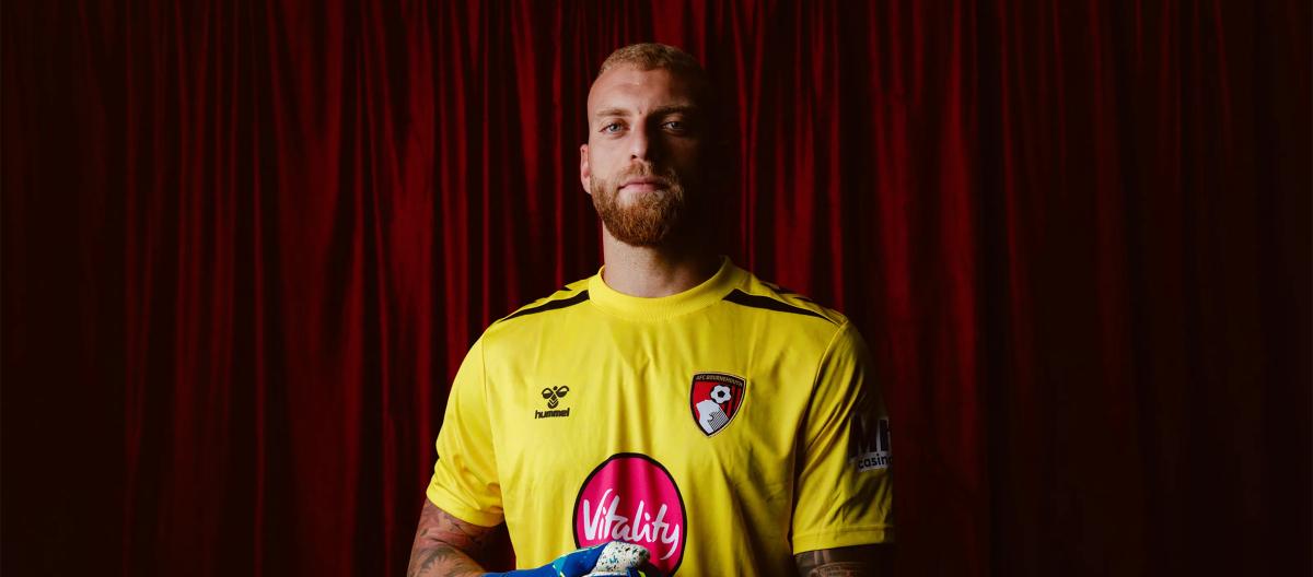 Juventus goalkeeper Di Gregorio has joined Bournemouth on loan and will wear the number 20 jersey.