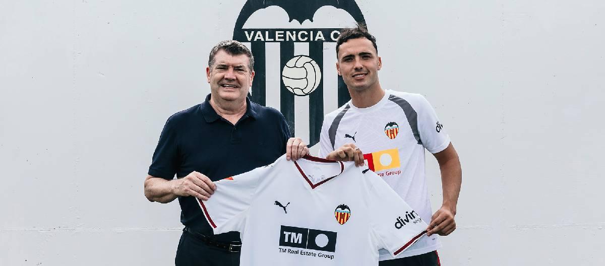 Valencia have officially announced the signing of Arnaud Martinez, with a contract running until 2031.