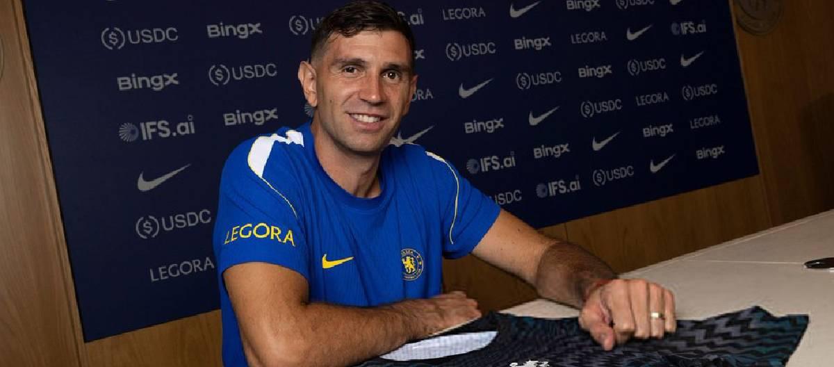 Chelsea have officially signed Emiliano Martinez, with both sides agreeing to a three-year contract.