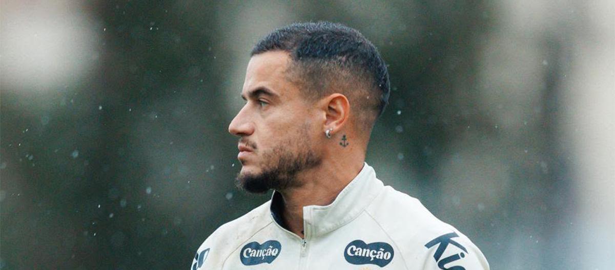 Coutinho joins Santos as a free agent and will wear the number 11 jersey.
