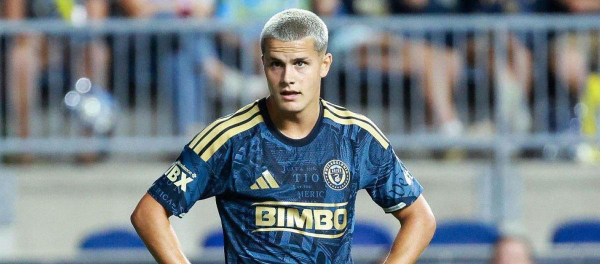 Agent of American wonderkid Cavan Sullivan refute reports claiming that the player regretted agreeing to join Manchester City and is seeking a move to Barcelona as pure fabrication..